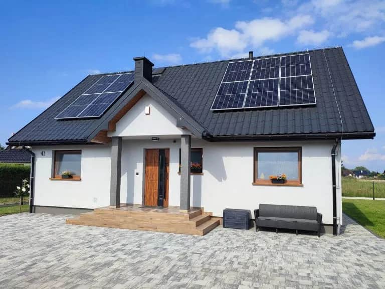 Dom szkieletowy Kamilek: Funkcjonalny i energooszczędny projekt