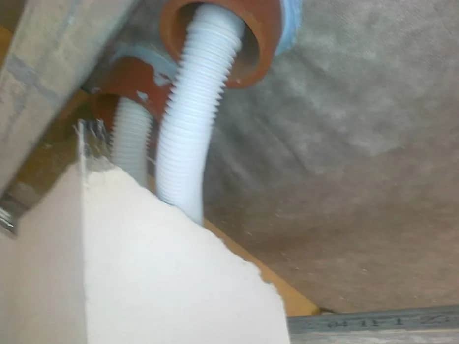 Jak zamontować rurę spiro do kominka wentylacyjnego bez błędów?
