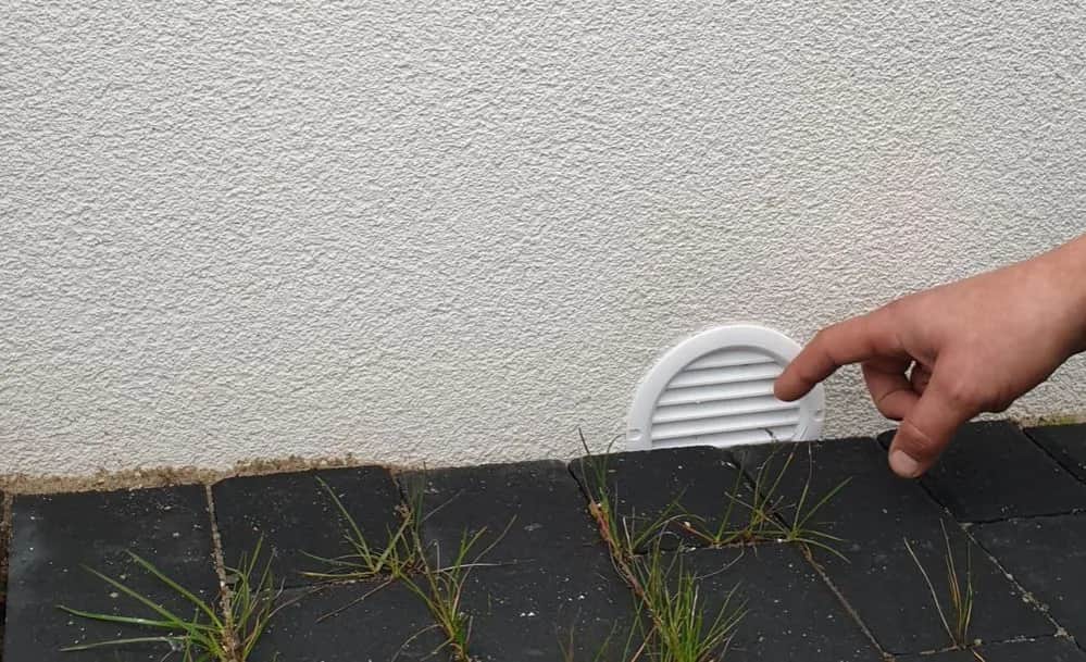 Na jakiej wysokości czerpnia powietrza do kominka zapewni bezpieczeństwo?