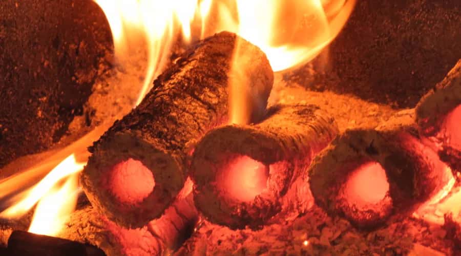 Jak palić brykietem drzewnym w piecu co - unikaj najczęstszych błędów