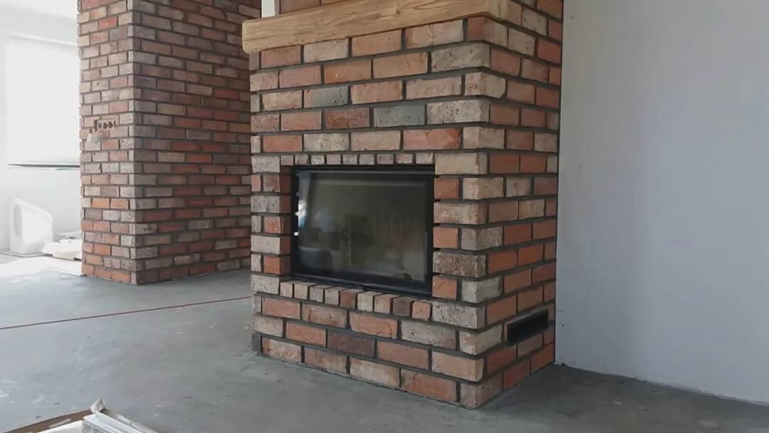 Jak obudować kominek cegłą - instrukcja krok po kroku i porady budowlane