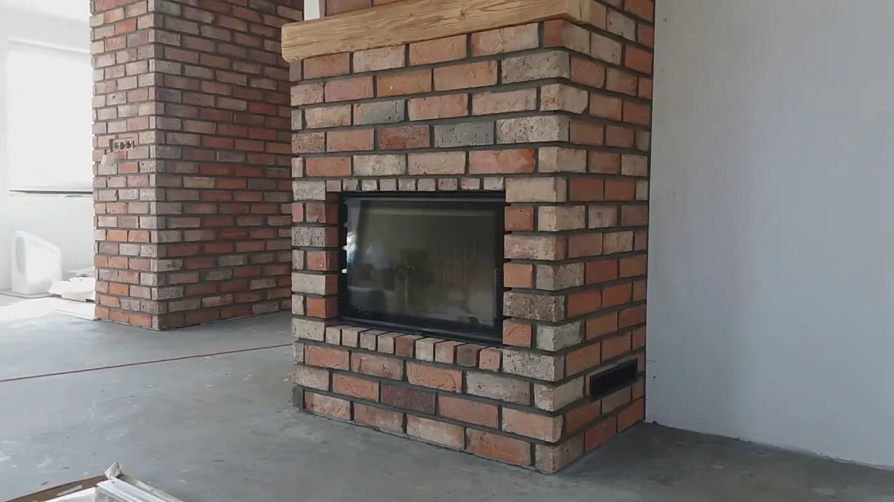 Jak obudować kominek cegłą - instrukcja krok po kroku i porady budowlane