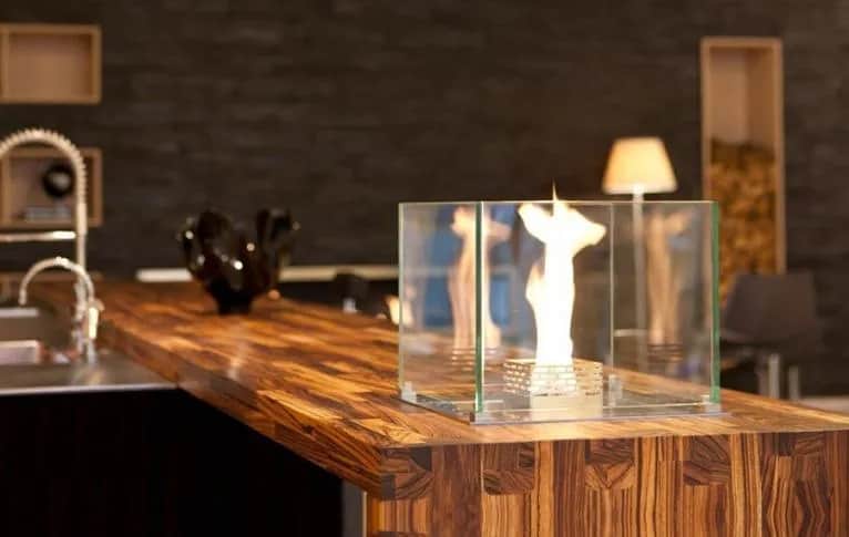 Jak długo pali się biopaliwo do kominka? Czas spalania i wydajność